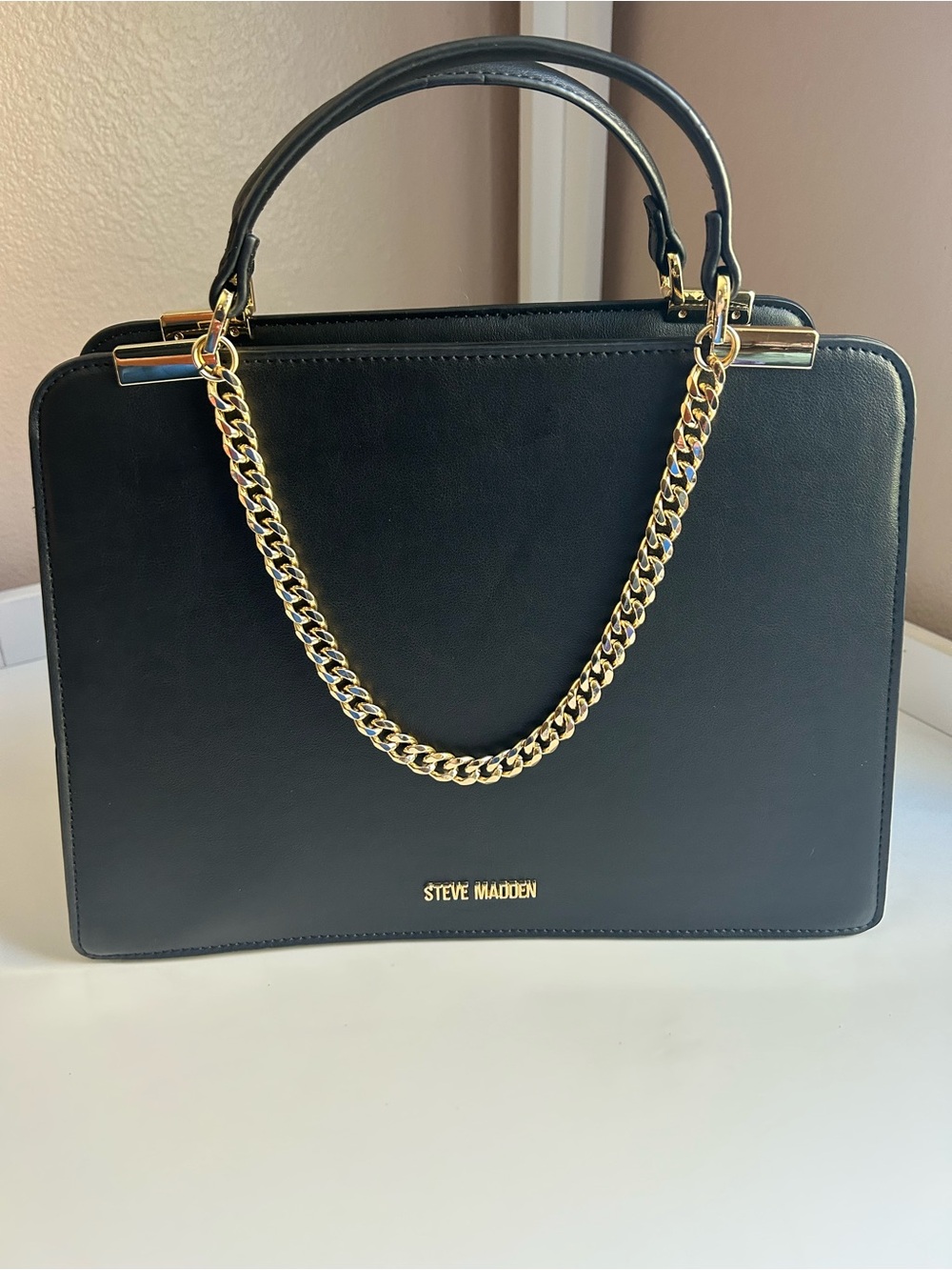 Steve Madden Black Leather Satchel with Gold Chain Strap - Picture 2 of 4